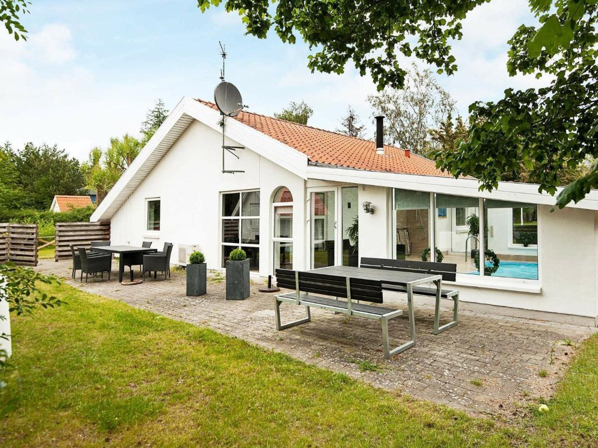 8 Person Holiday Home In Ebeltoft Exterior foto